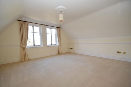 2 bedroom  flat for sale