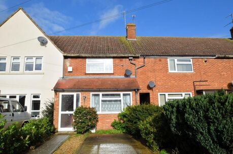 2 bedroom mid terraced house to rent, Available unfurnished from 02/12/2024