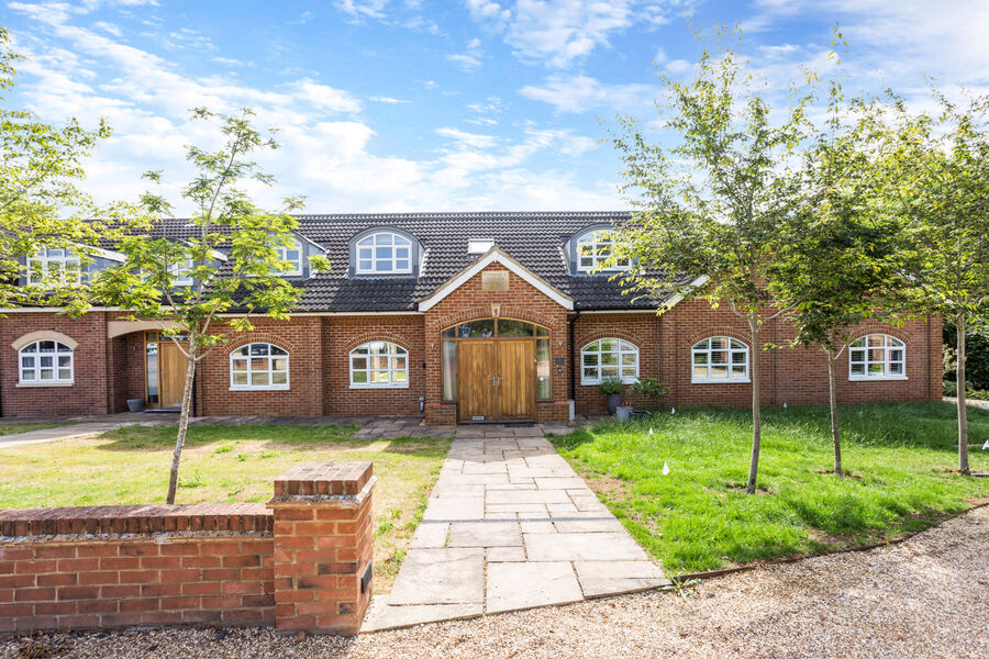 2 bedroom mid terraced house for sale Wentworth House, Blakes Road, RG10