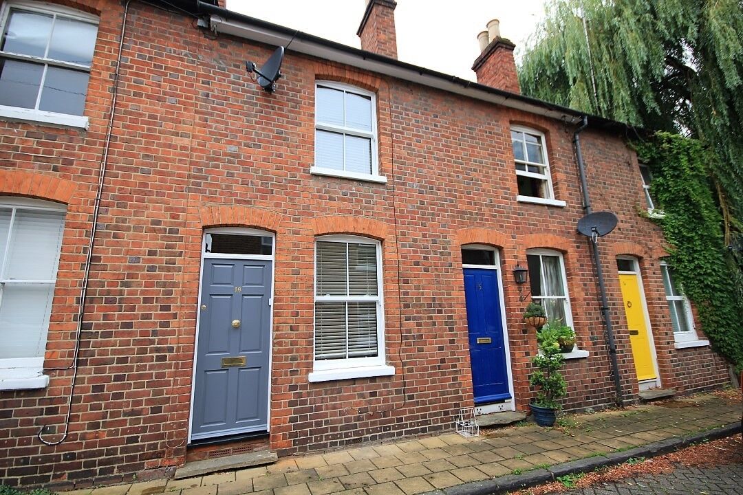 2 bedroom mid terraced house for sale Queen's Cottages, Reading, RG1, main image