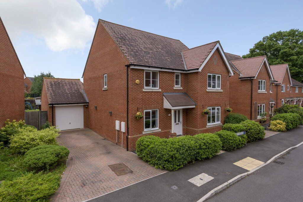5 bedroom detached house for sale Roe Gardens, Three Mile Cross, RG7, main image