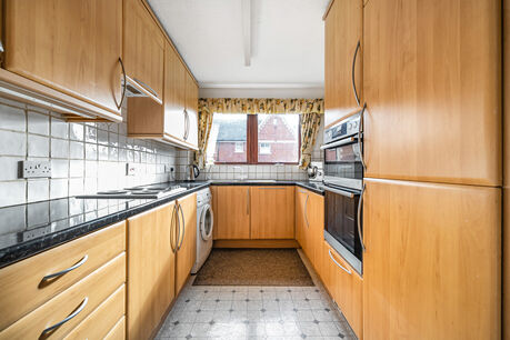 2 bedroom  flat for sale