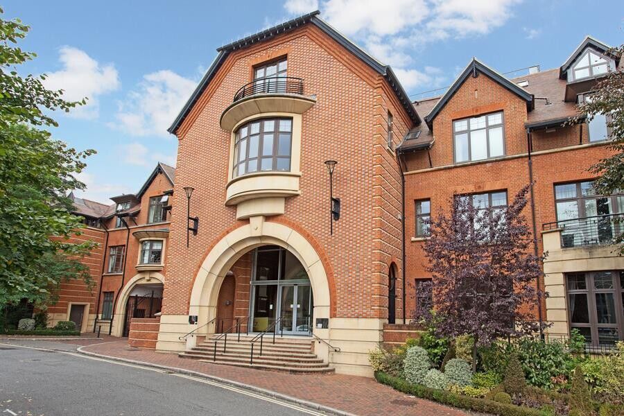 2 bedroom  flat for sale Perpetual House, Station Road, RG9, main image