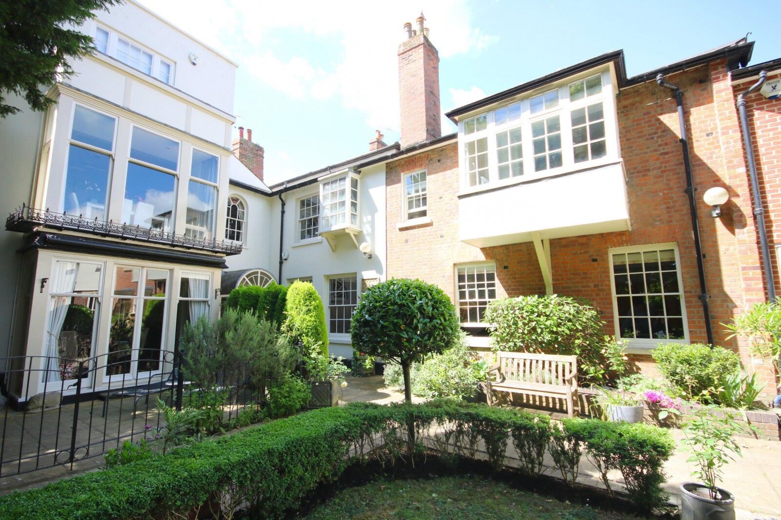 2 bedroom  house to rent, Available unfurnished now West Hill Court, Kings Road, Henley-On-Thames, RG9, main image