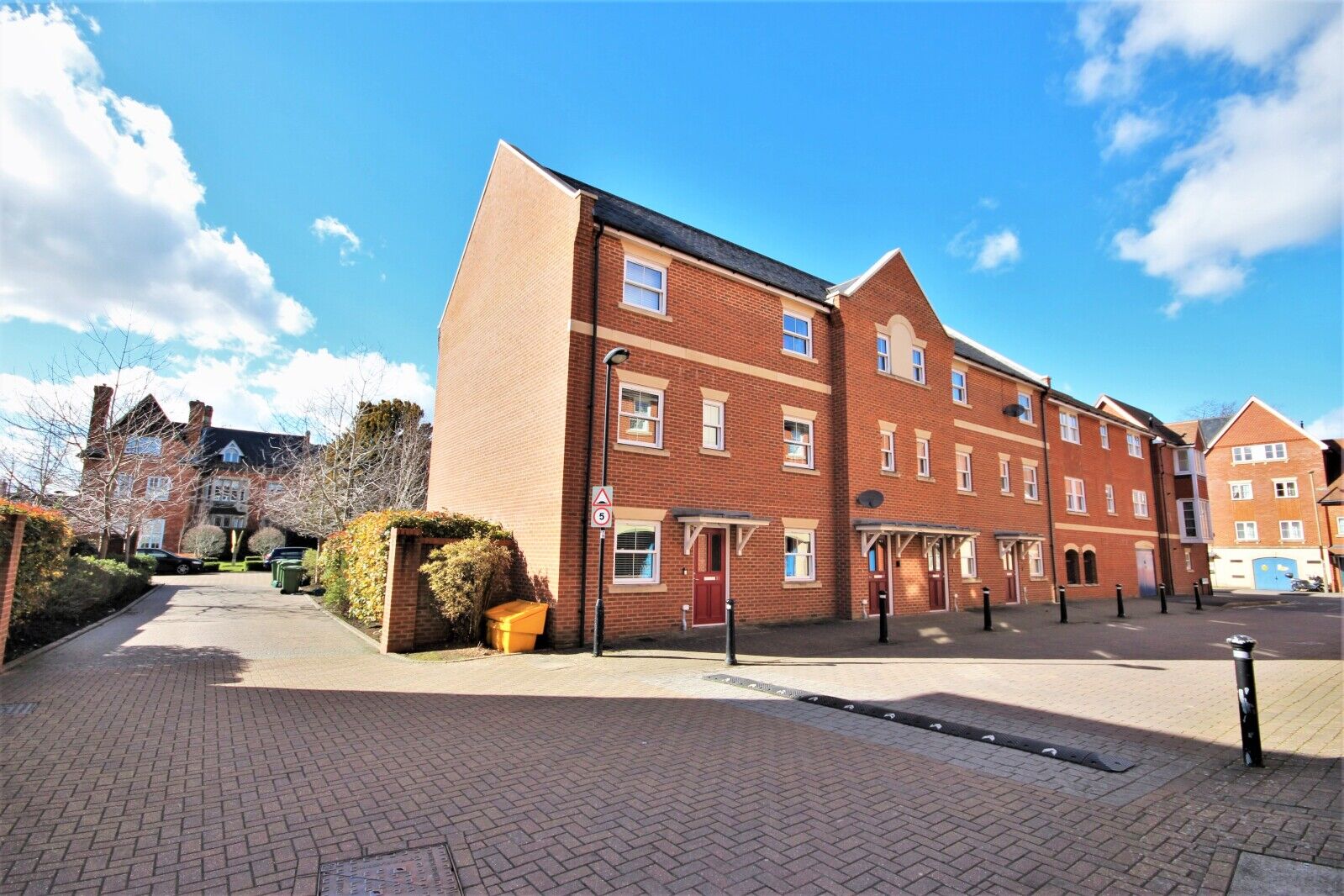 4 bedroom mid terraced house for sale St. Gabriel's, Wantage, OX12, main image