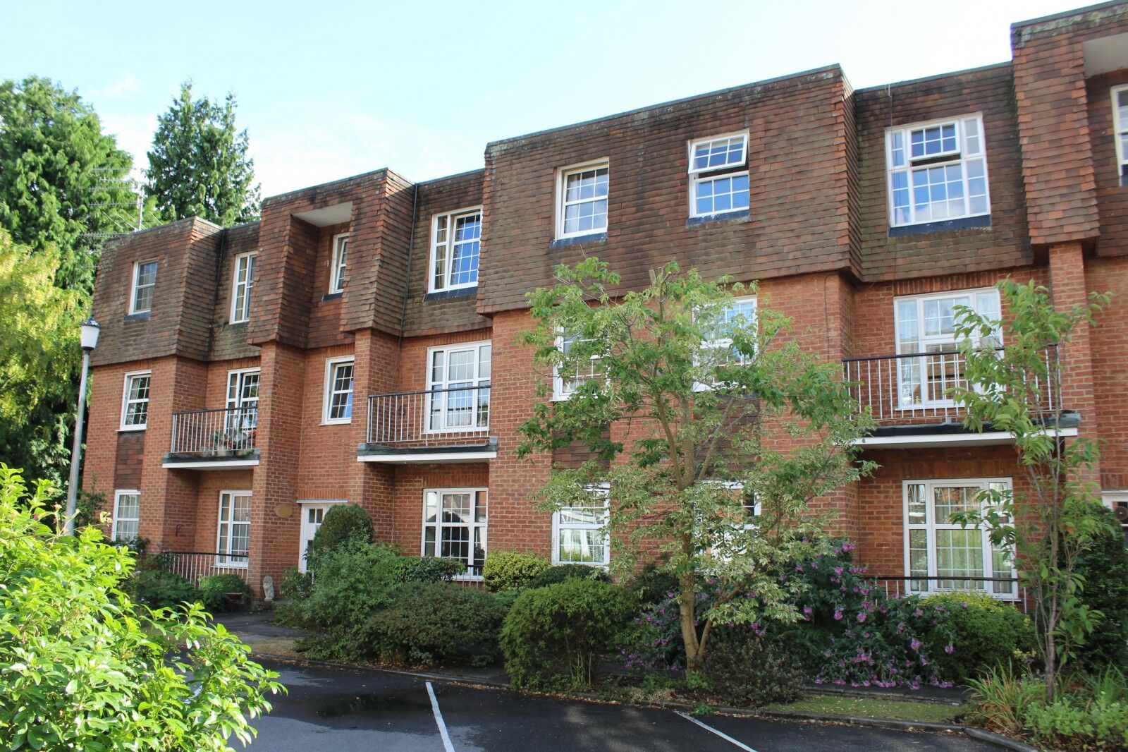 2 bedroom  flat to rent, Available from 28/07/2024 Northfield Close, Northfield End, RG9, main image