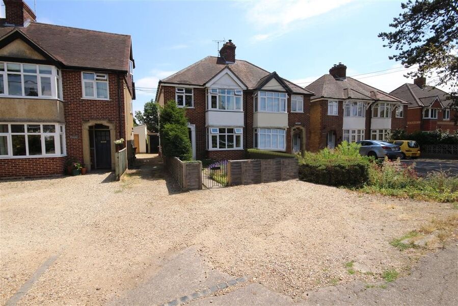 3 bedroom semi detached house to rent, Available unfurnished from 01/02/2025