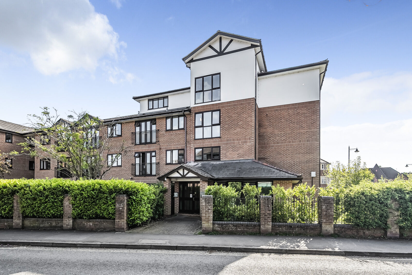 1 bedroom  flat for sale Imperial Court, Station Road, RG9, main image