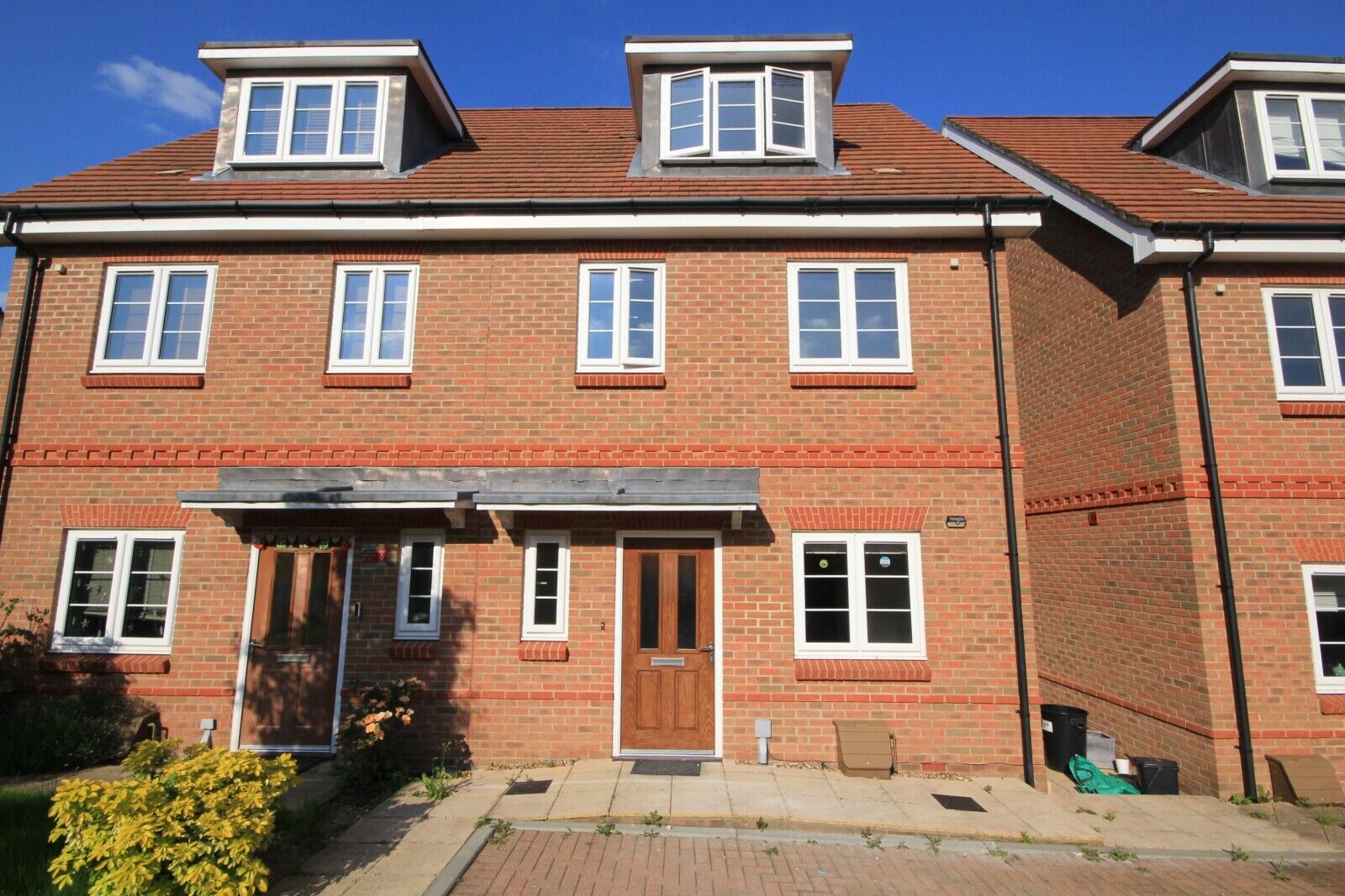 4 bedroom semi detached house to rent, Available unfurnished from 12/07/2027 Louden Square, Reading, RG6, main image