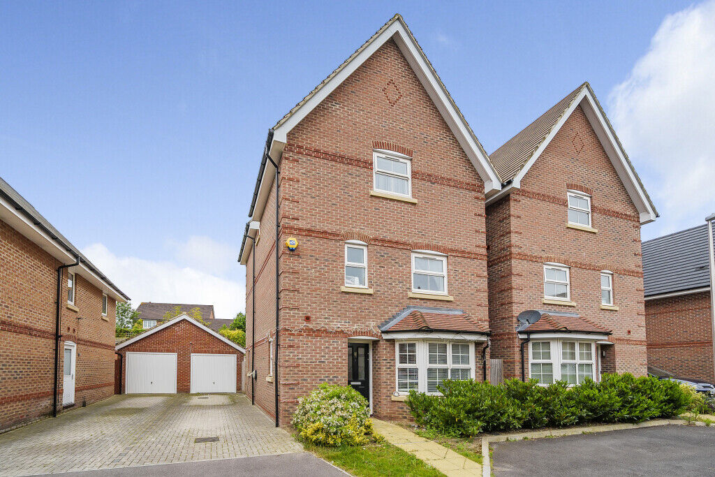 4 bedroom detached house for sale Firethorn, Shinfield, RG2, main image