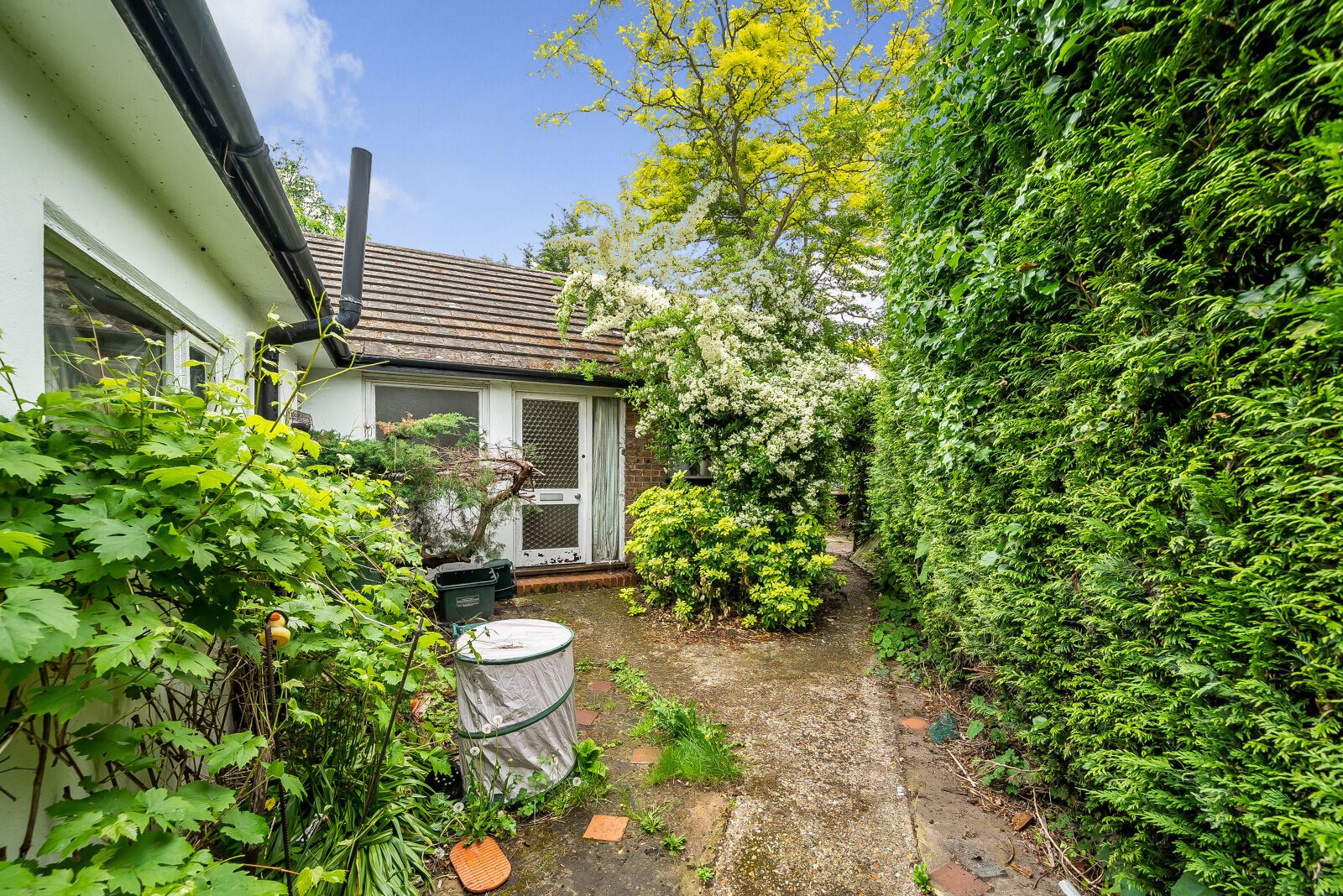 2 bedroom detached bungalow for sale Niagara Road, Henley On Thames, RG9, main image