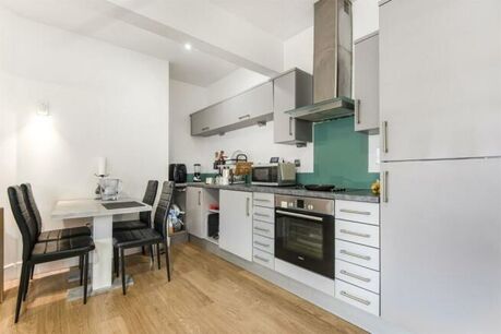 2 bedroom  flat for sale