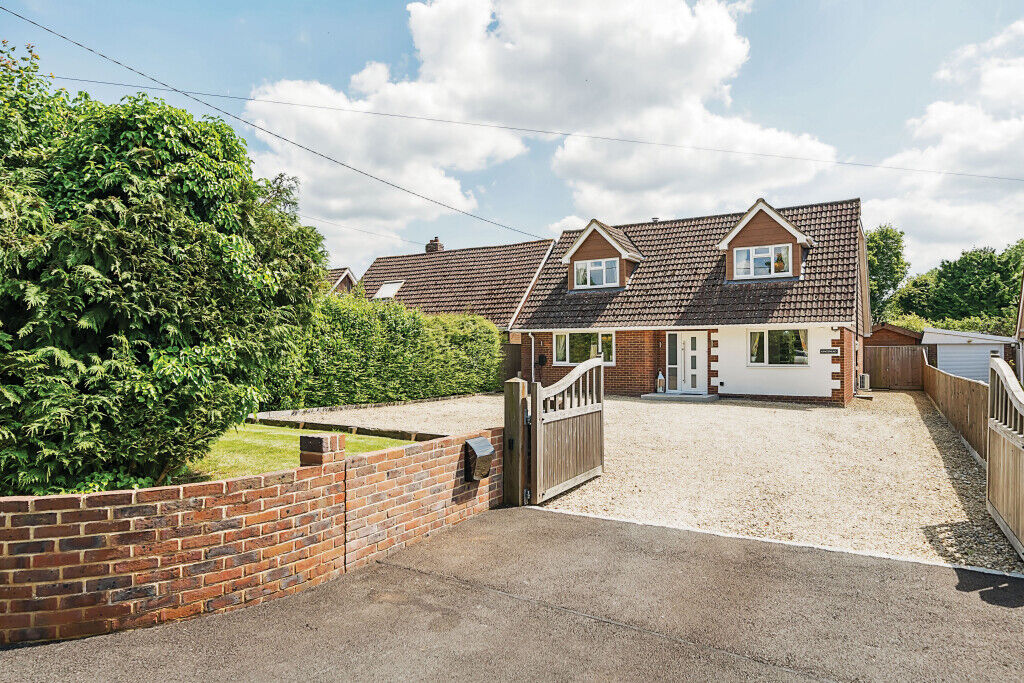 4 bedroom detached bungalow for sale Wantage Road, Rowstock, OX11, main image