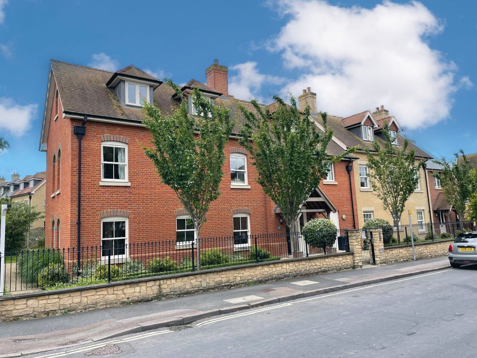 2 bedroom  flat for sale Church Street, Wantage, OX12, main image