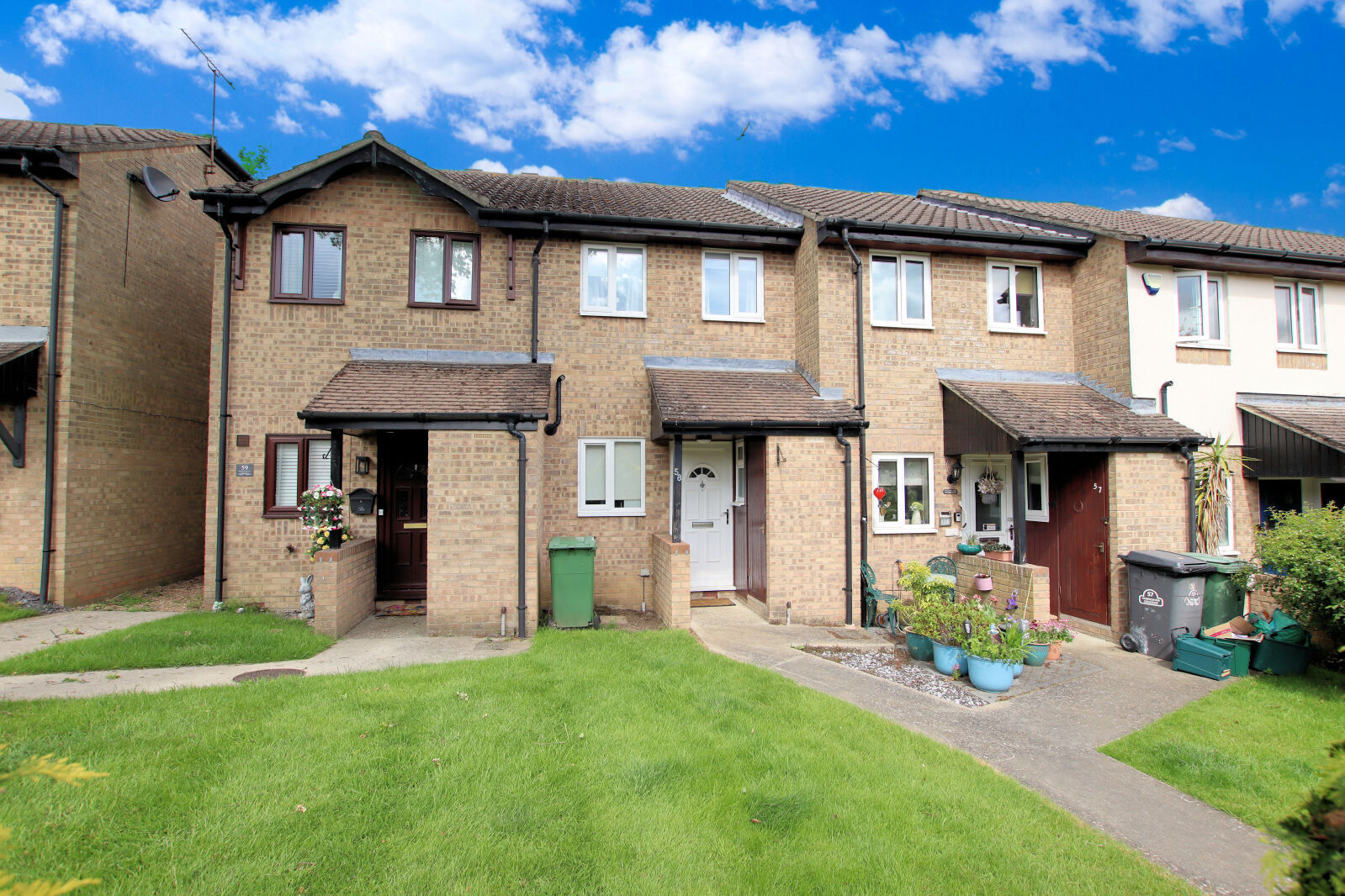 2 bedroom mid terraced house for sale Horseshoe Crescent, Burghfield Common, RG7, main image