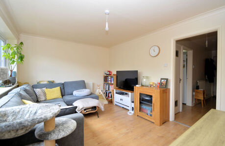 3 bedroom mid terraced house to rent, Available from 17/08/2024