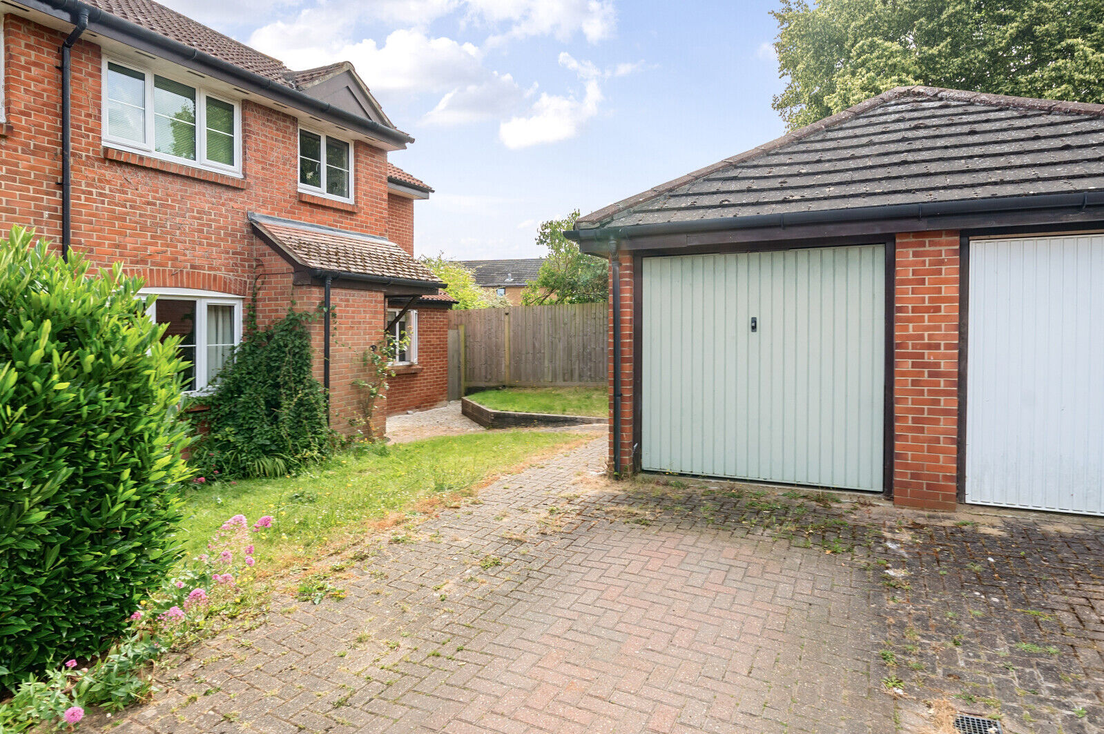 4 bedroom semi detached house for sale Gooch Close, Twyford, RG10, main image
