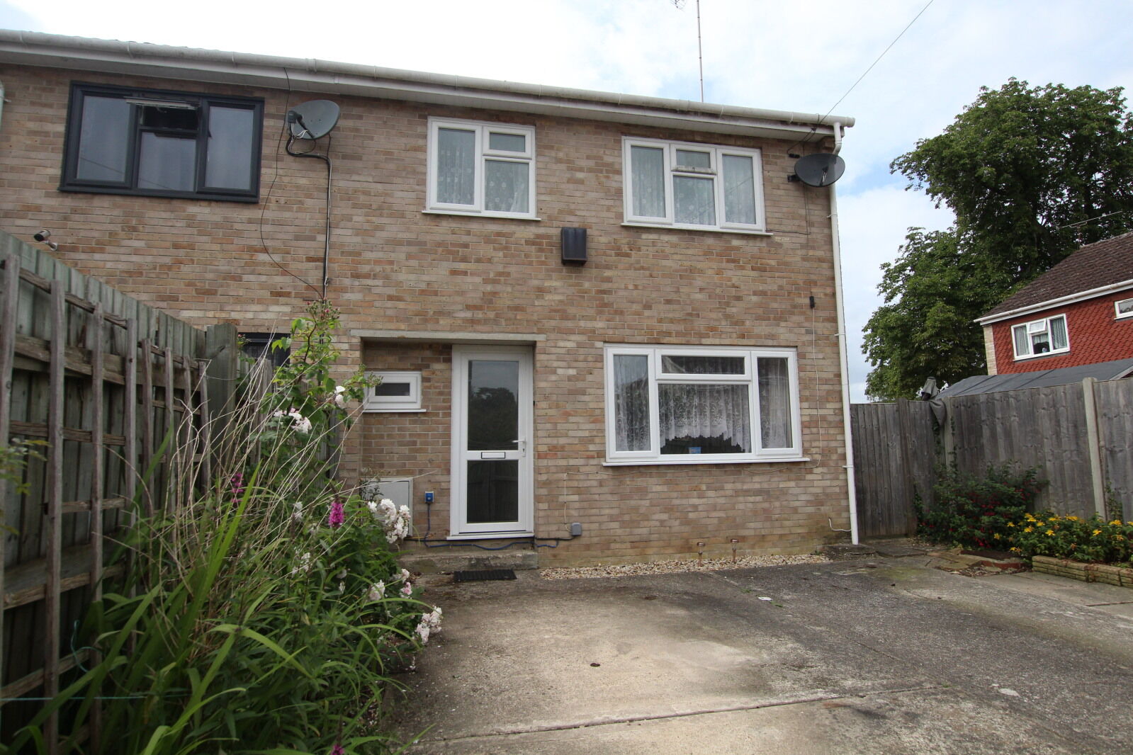 3 bedroom end terraced house for sale Chiltern View, Purley on Thames, Reading, RG8, main image