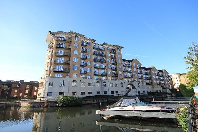 2 bedroom  flat to rent, Available from 17/11/2025 Blakes Quay, Gas Works Road, Reading, RG1, main image