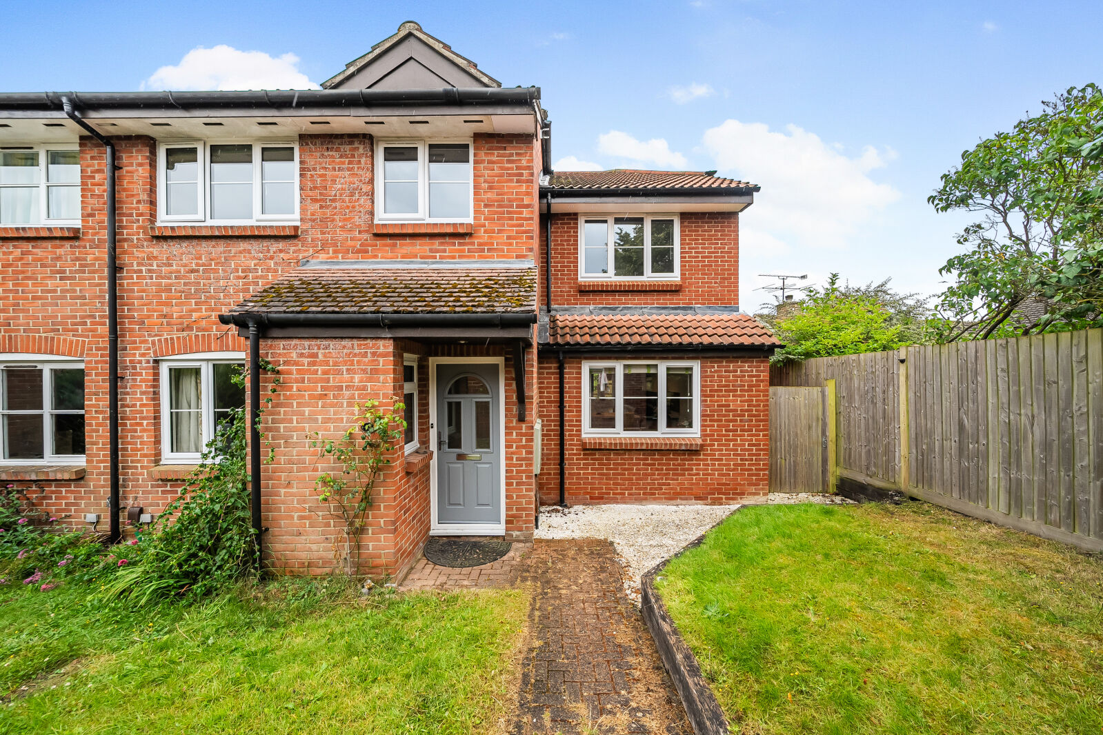 4 bedroom semi detached house for sale Gooch Close, Twyford, Reading, RG10, main image