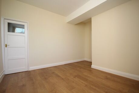 1 bedroom  flat to rent, Available now