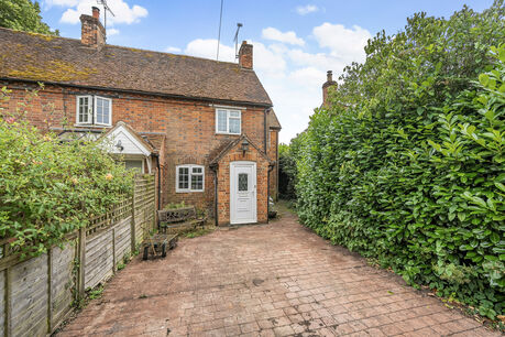 2 bedroom end terraced house for sale