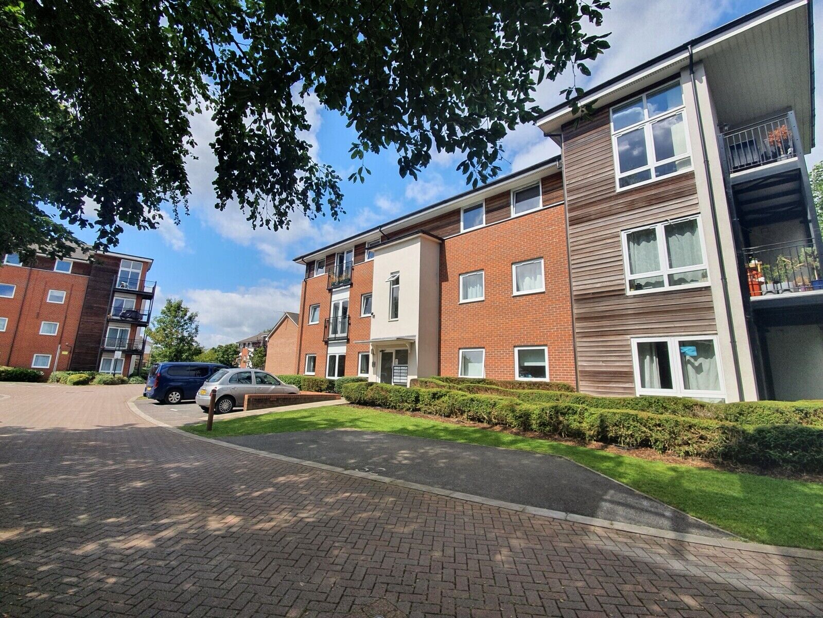 2 bedroom  flat for sale Meadow Way, Caversham, Reading, RG4, main image