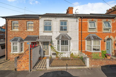 3 bedroom mid terraced house for sale