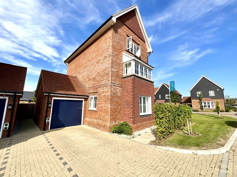 4 bedroom detached house to rent, Available unfurnished from 31/10/2024