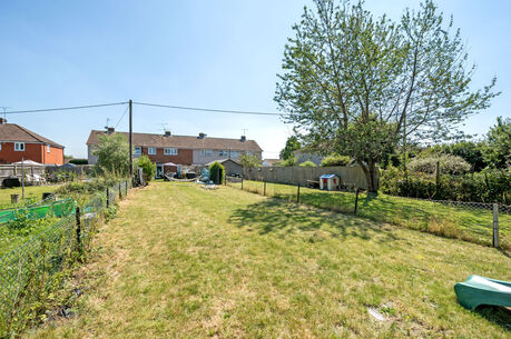 3 bedroom mid terraced house for sale