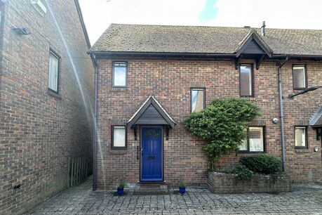 3 bedroom end terraced house for sale