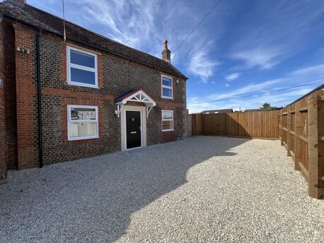 4 bedroom detached house to rent, Available unfurnished from 27/09/2024