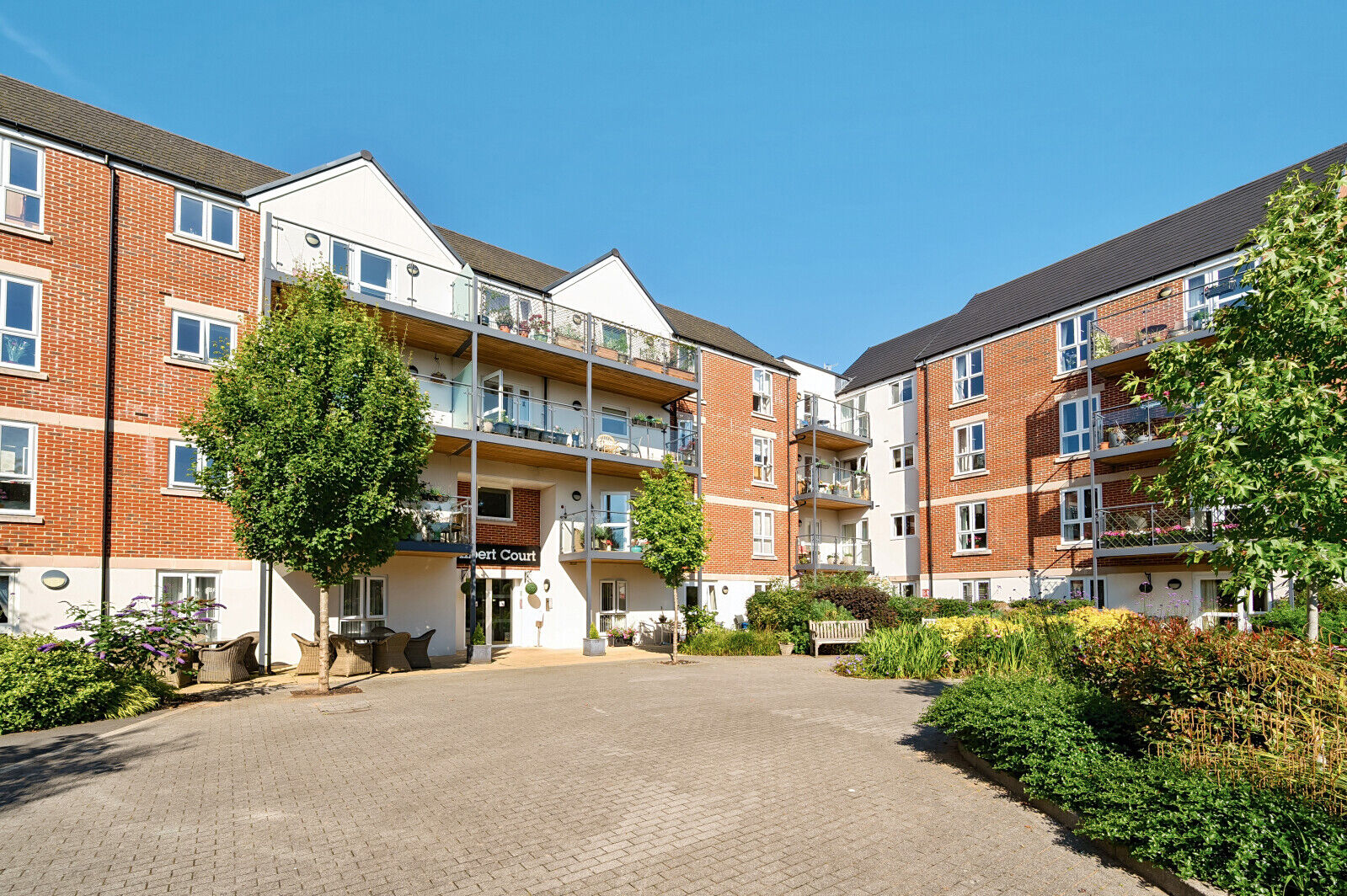 1 bedroom  flat for sale Reading Road, Henley-on-Thames, RG9, main image