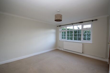 3 bedroom mid terraced house to rent, Available unfurnished now