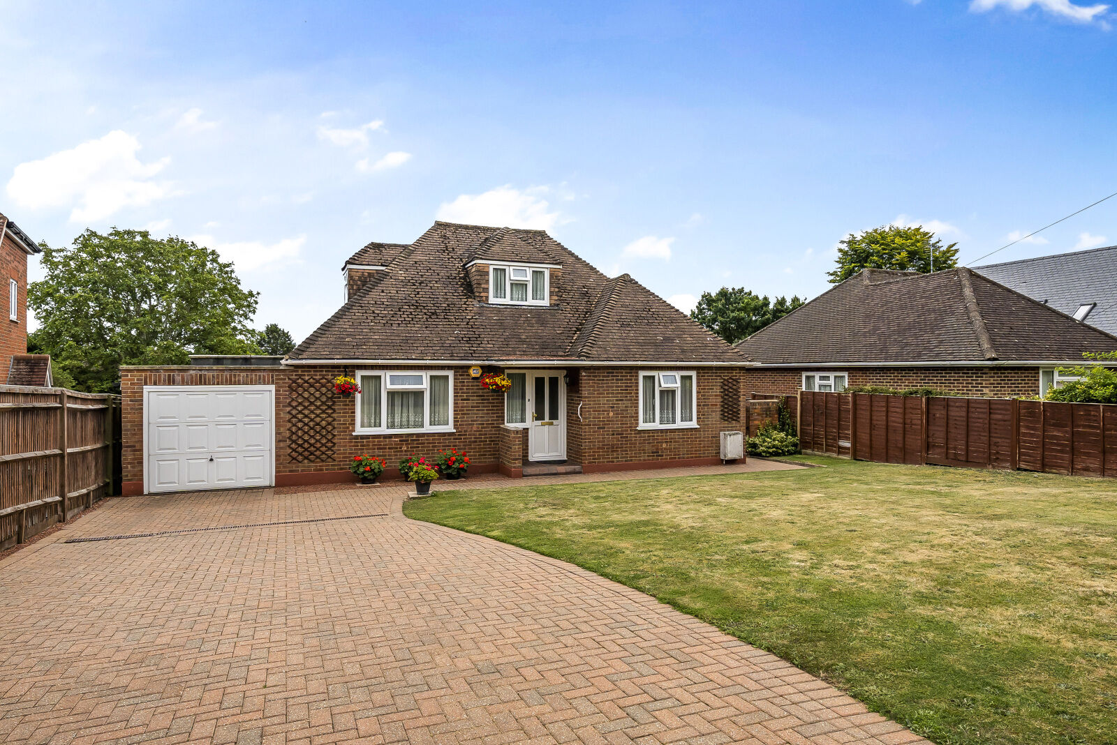 4 bedroom detached house for sale Long Lane, Tilehurst, Reading, RG31, main image