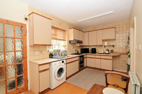 3 bedroom mid terraced house for sale