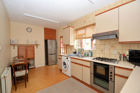 3 bedroom mid terraced house for sale