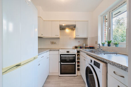 2 bedroom  flat for sale