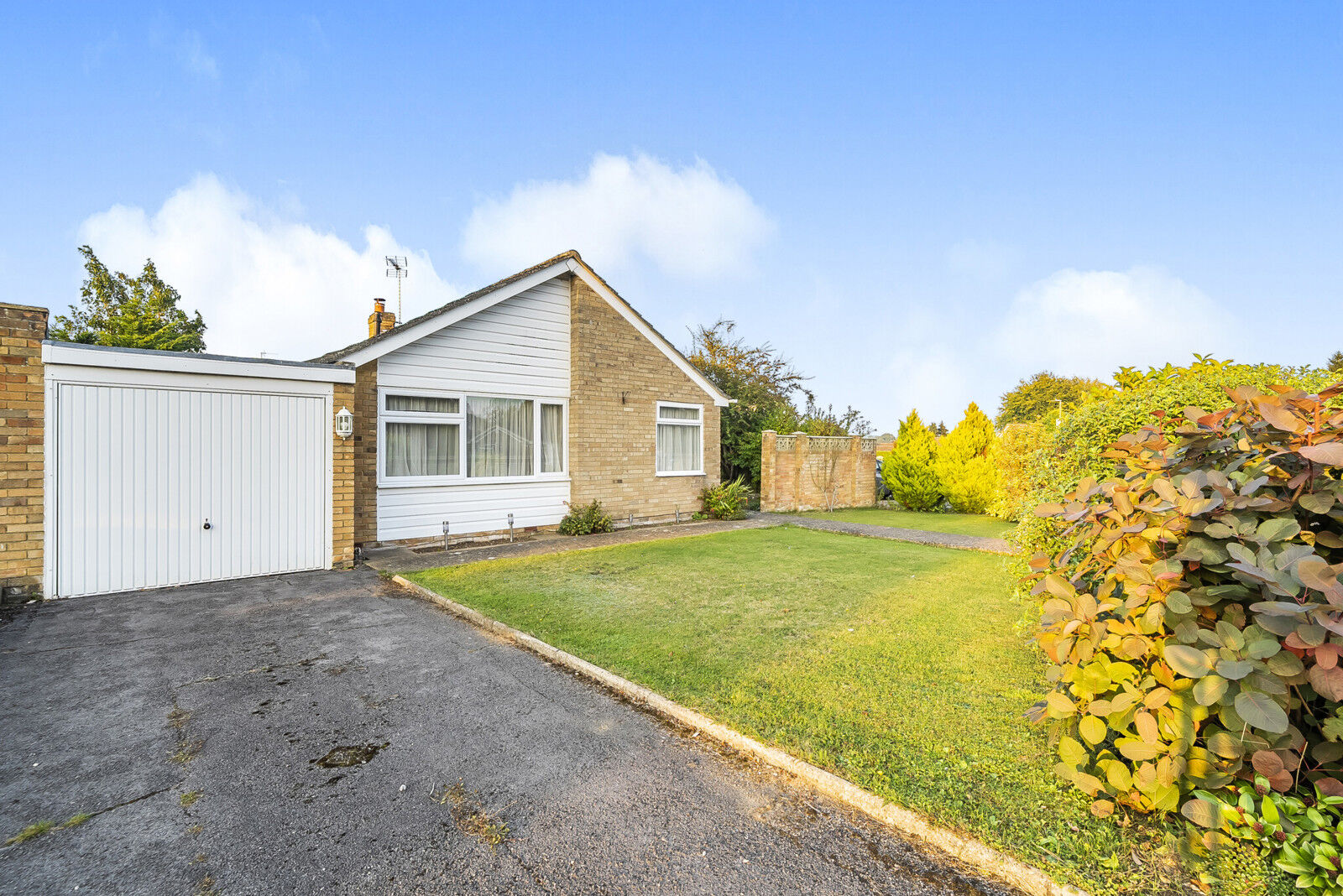 2 bedroom detached house for sale Westleigh Drive, Sonning Common, RG4, main image