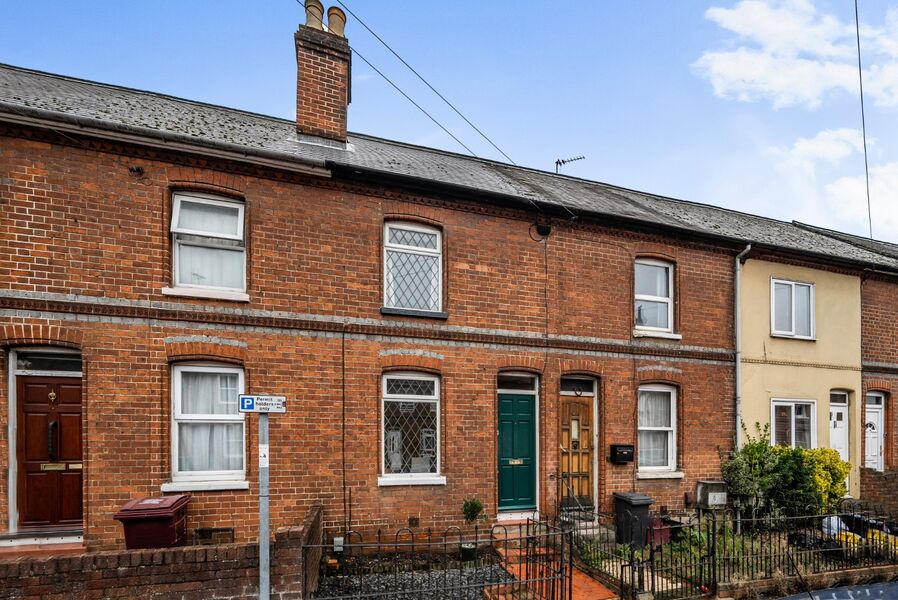 3 bedroom mid terraced house for sale