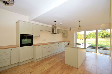 3 bedroom detached house to rent, Available unfurnished now