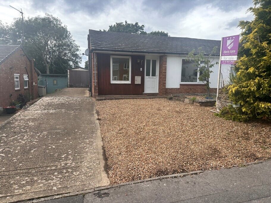 2 bedroom semi detached bungalow for sale Keswick Gardens, Woodley, Reading, RG5, main image