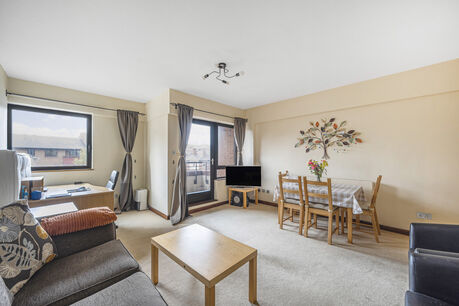 1 bedroom  flat for sale