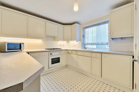 1 bedroom  flat for sale