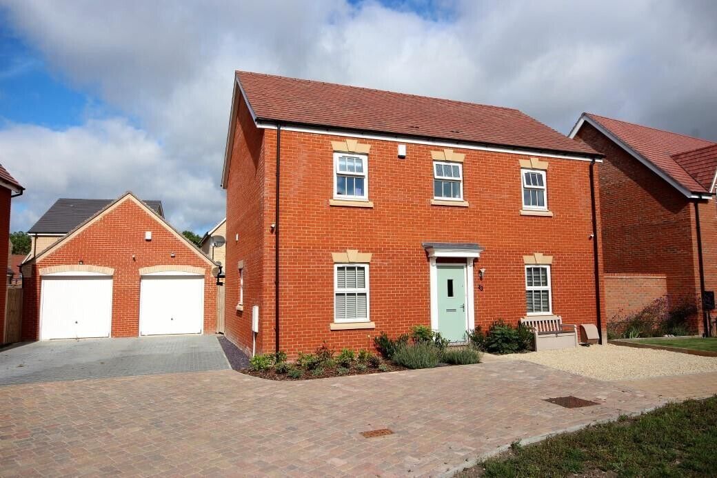 4 bedroom detached house for sale Badgers Drive, Wantage, OX12, main image