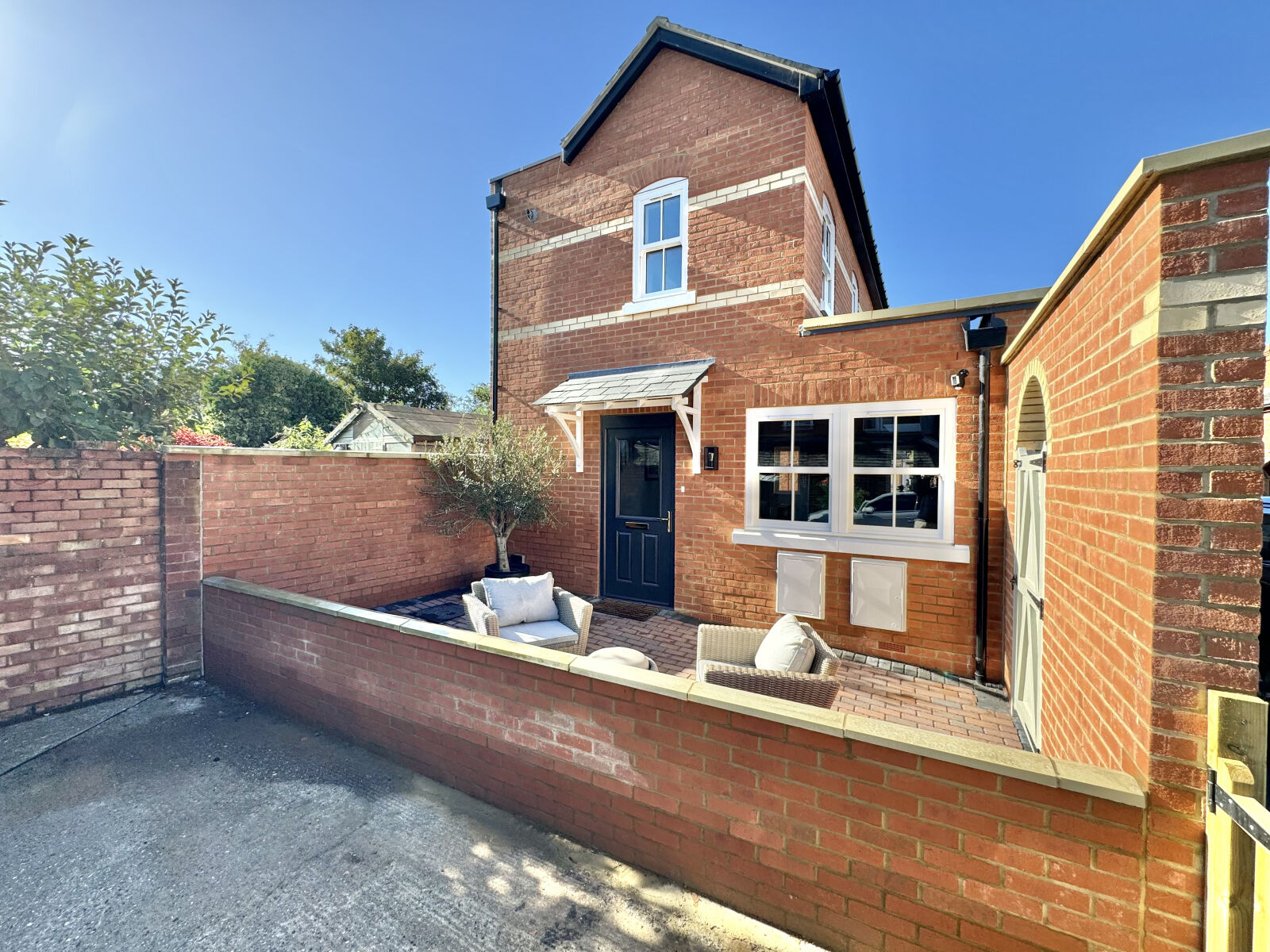 2 bedroom detached house for sale Brook Street, Twyford, Reading, RG10, main image