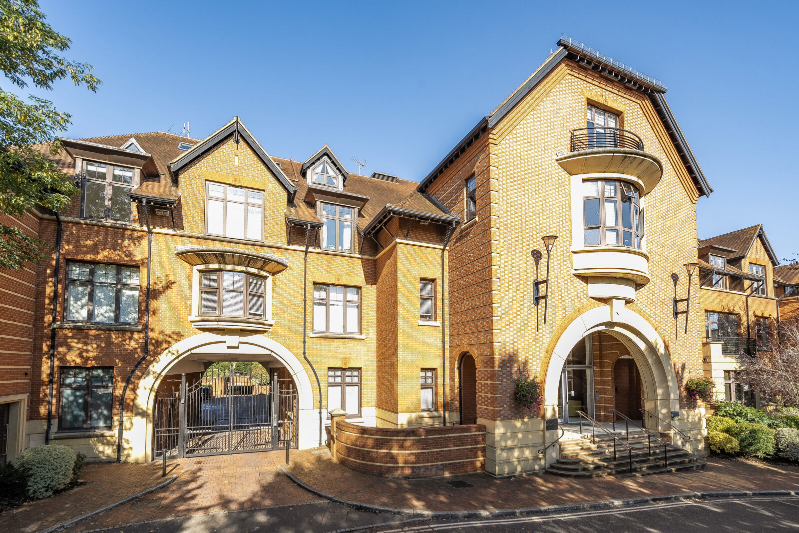 2 bedroom  flat for sale Station Road, Henley-on-Thames, RG9, main image