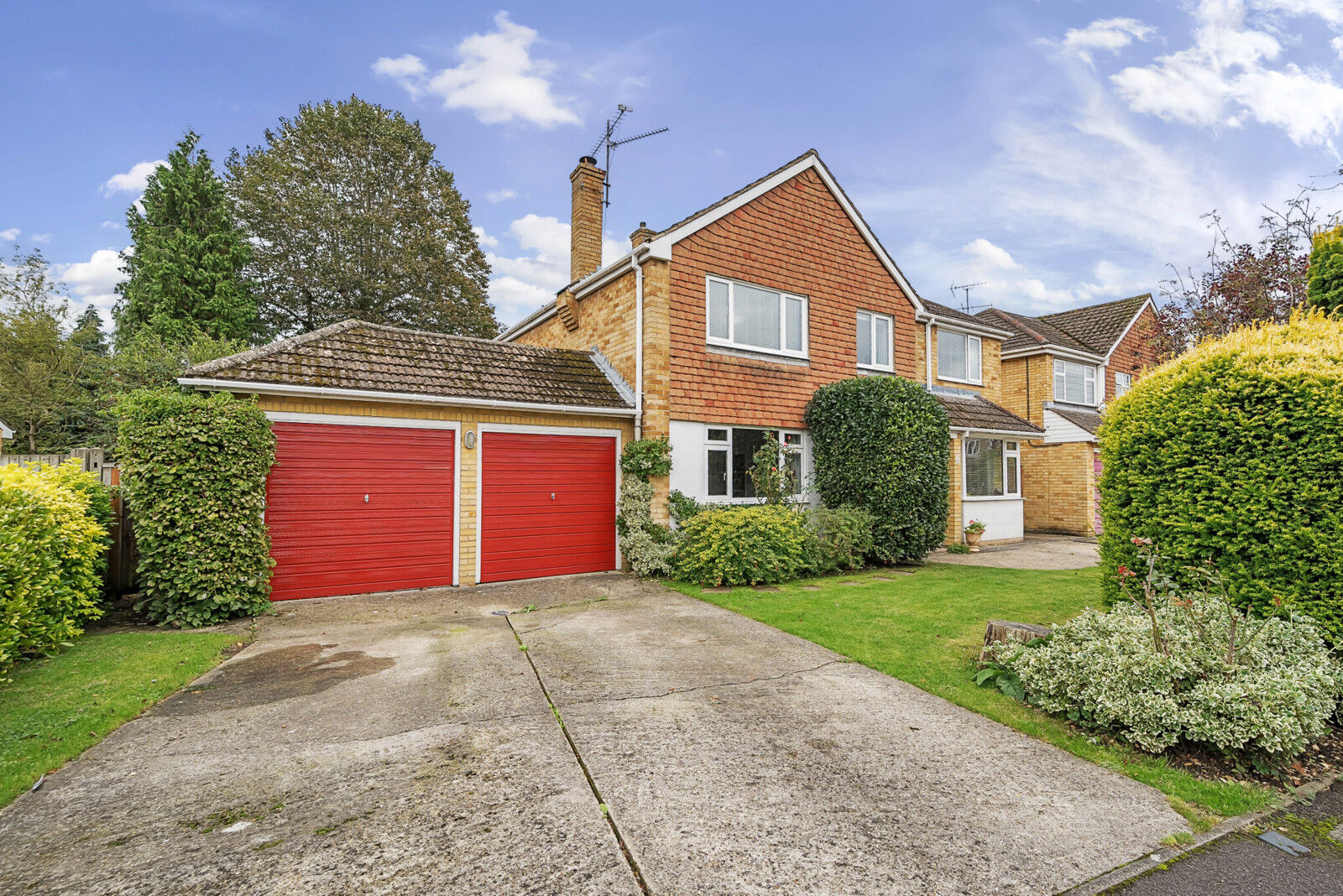 4 bedroom detached house for sale Strathmore Drive, Charvil, Reading, RG10, main image