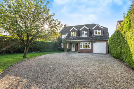 5 bedroom detached house for sale