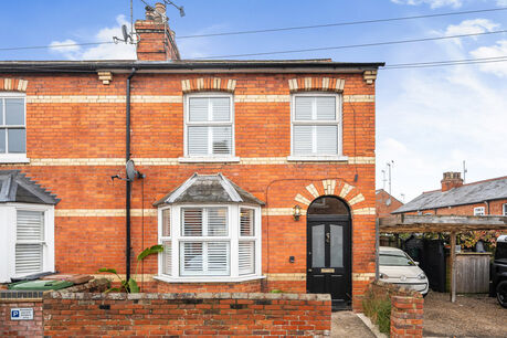 3 bedroom end terraced house for sale